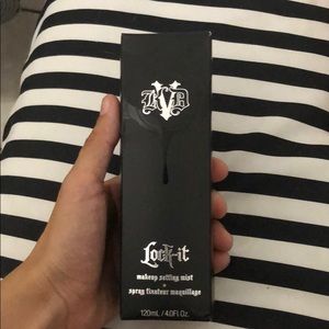 Kat Von D setting spray